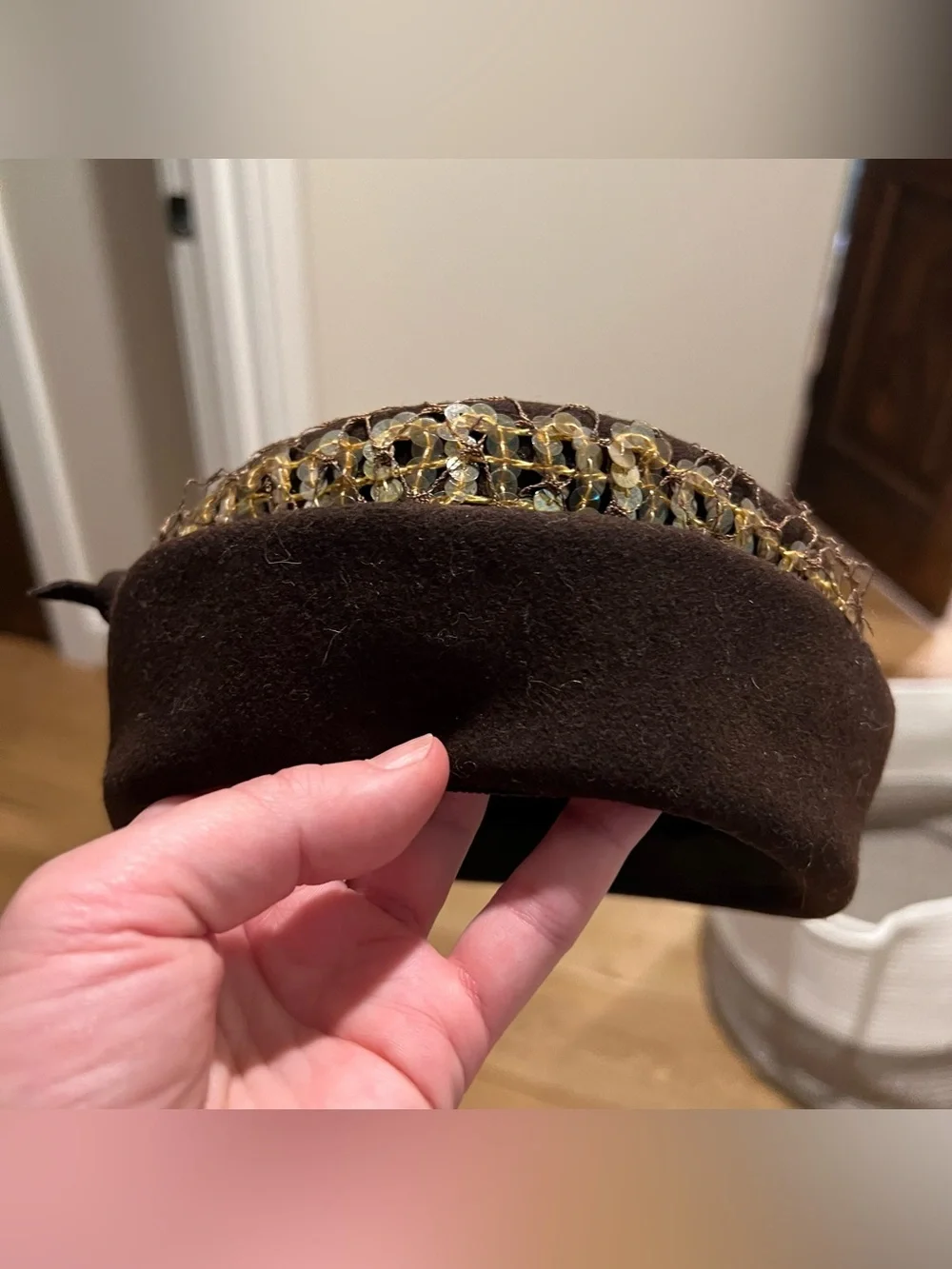 Vintage Belvedere Round Pillbox Hat in Brown